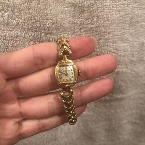 Beautiful Bulova ladies gold watch from early 40’s